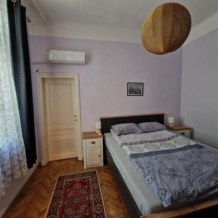 Етаж От Къща С Двор Apartment Burgas Exterior photo